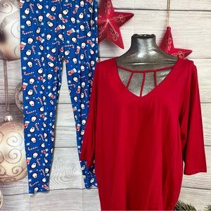 Roaman’s 1X (22/24) top with Plus size Christmas leggings